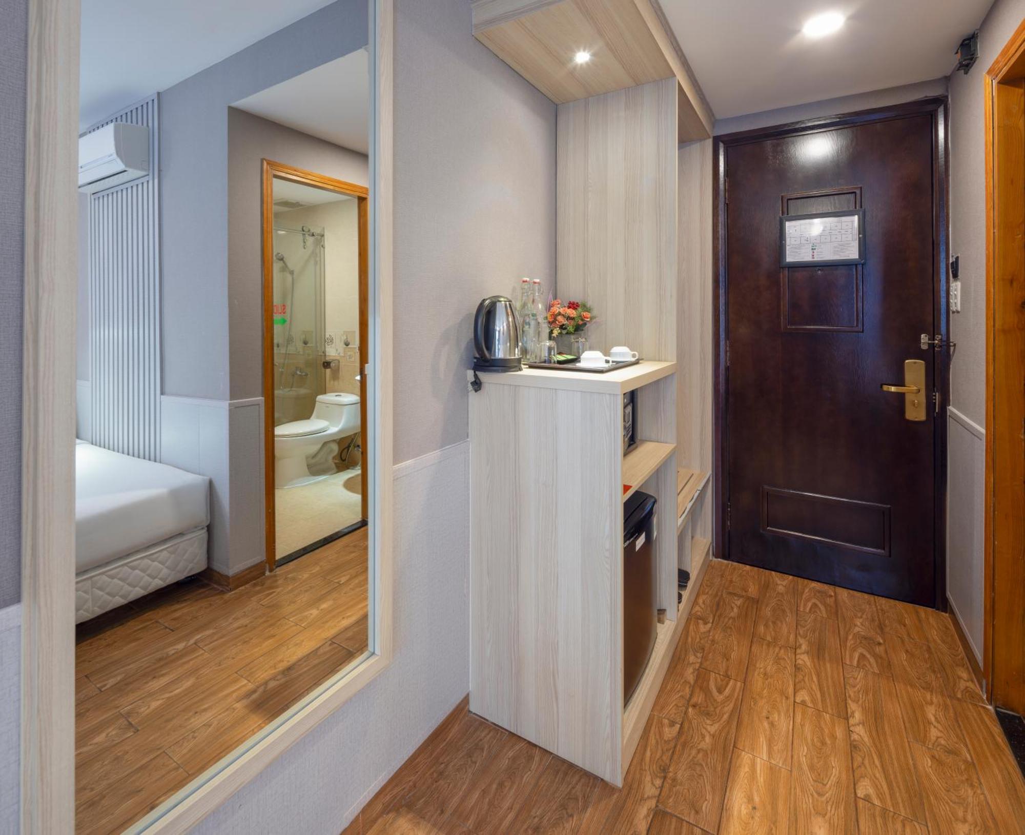 הו צ'י מין סיטי Viet Lotus Saigon Hotel מראה חיצוני תמונה