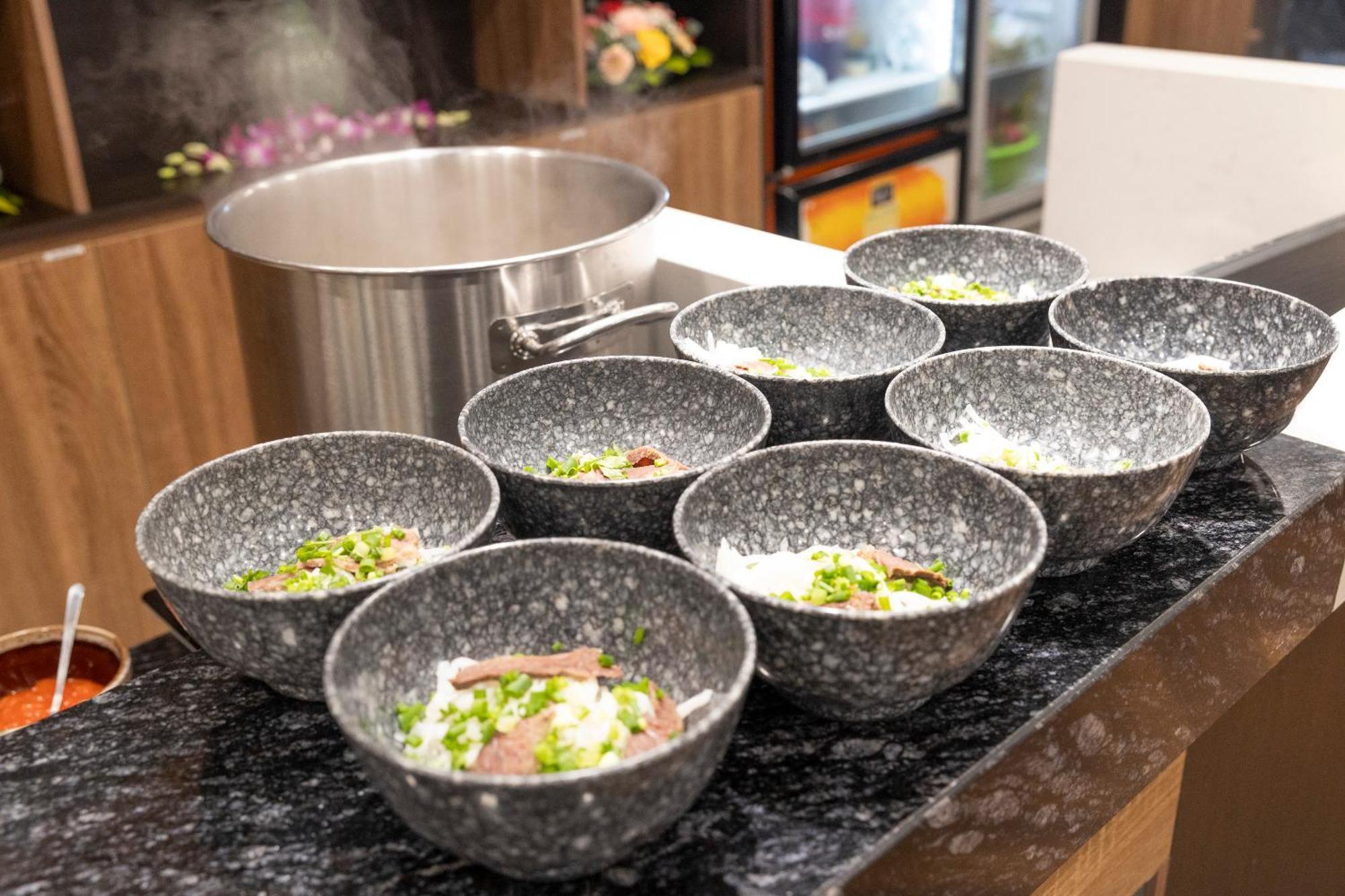 הו צ'י מין סיטי Viet Lotus Saigon Hotel מראה חיצוני תמונה